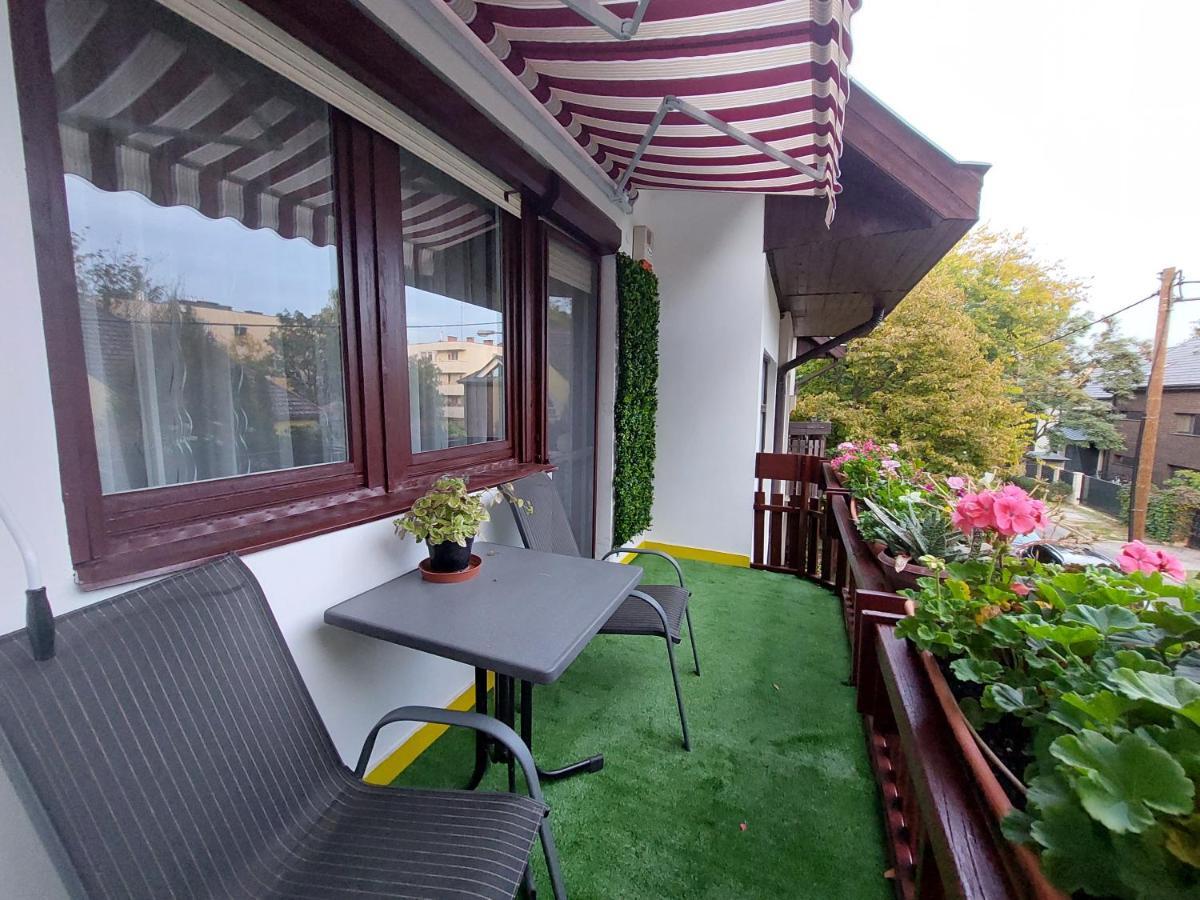 Summer House Emeleti Szoba Ντέμπρετσεν Εξωτερικό φωτογραφία